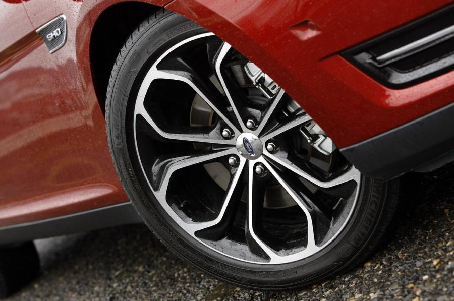  Ford Taurus SHO 2013 года  (фото 33 из 56)